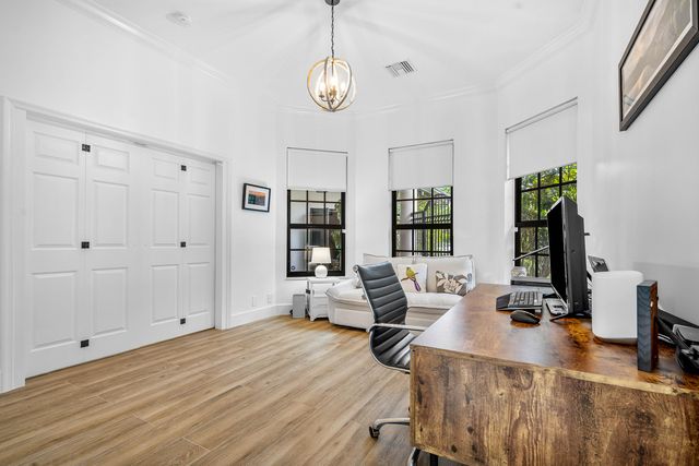 2800 Twin Oaks Way, Wellington, FL 33414