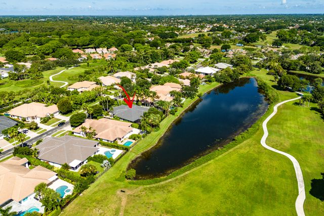 2800 Twin Oaks Way, Wellington, FL 33414