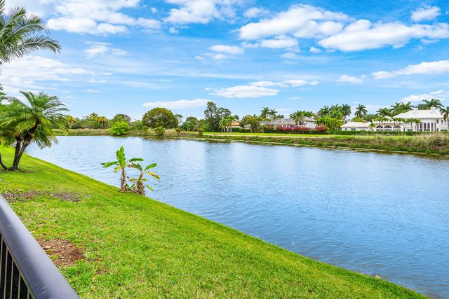 2800 Twin Oaks Way, Wellington, FL 33414