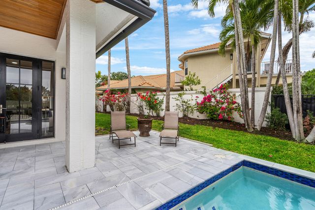 2800 Twin Oaks Way, Wellington, FL 33414