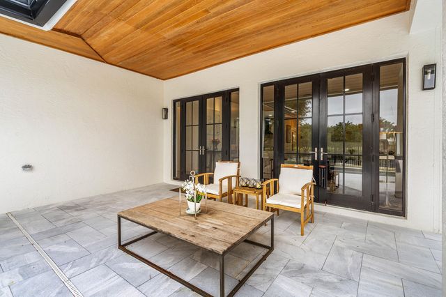 2800 Twin Oaks Way, Wellington, FL 33414