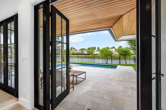 2800 Twin Oaks Way, Wellington, FL 33414