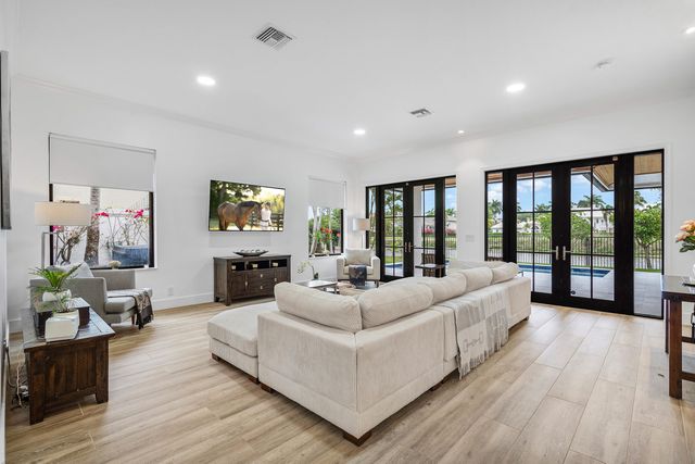 2800 Twin Oaks Way, Wellington, FL 33414