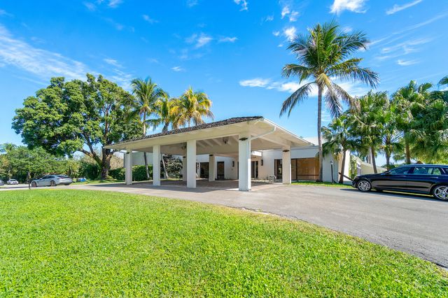 2800 Twin Oaks Way, Wellington, FL 33414