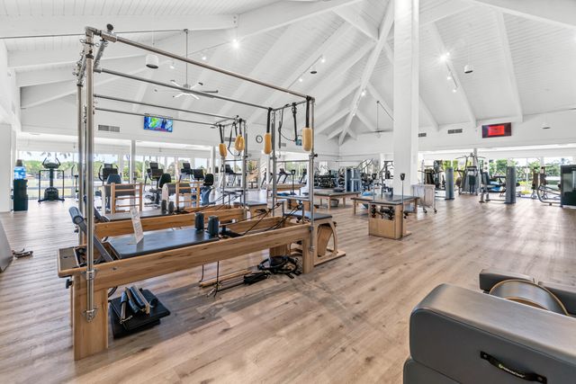 2800 Twin Oaks Way, Wellington, FL 33414