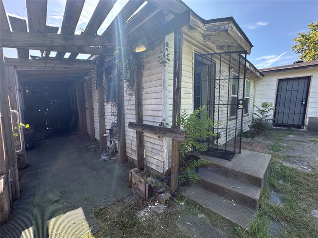 3815 Alsbury Street, Dallas, TX 75216