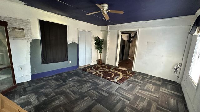 3815 Alsbury Street, Dallas, TX 75216