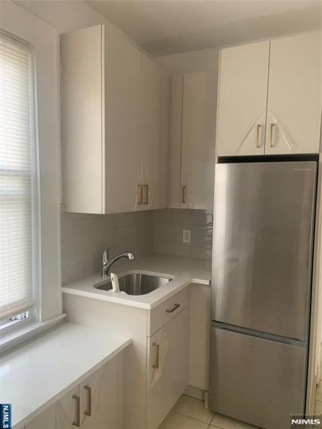 436 Main Street, Lodi, NJ 07644