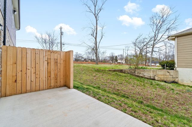 1625 Golf Club Ln Unit 107, Clarksville, TN 37043