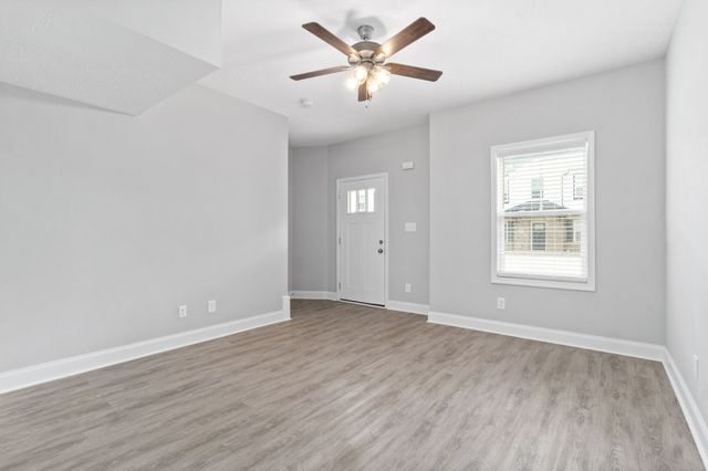 1625 Golf Club Ln Unit 107, Clarksville, TN 37043