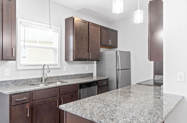 1625 Golf Club Ln Unit 107, Clarksville, TN 37043