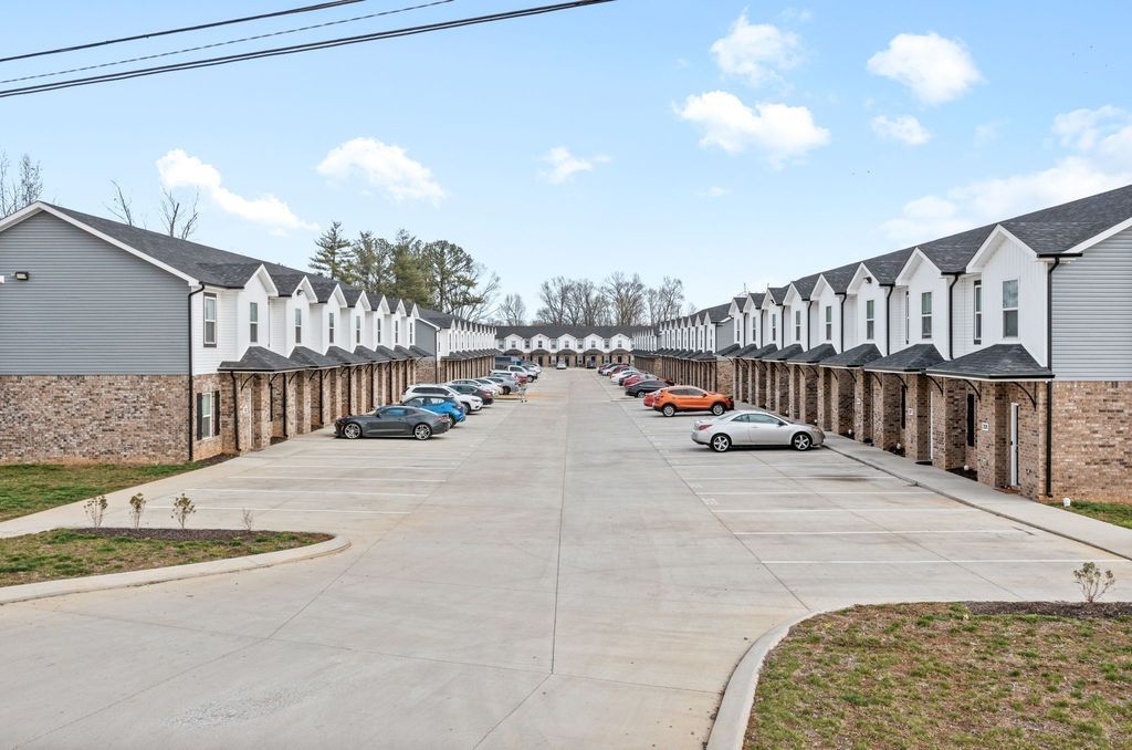 1625 Golf Club Ln Unit 107, Clarksville, TN 37043