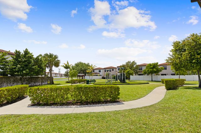 1004 Sweet Briar Lane, Riviera Beach, FL 33410