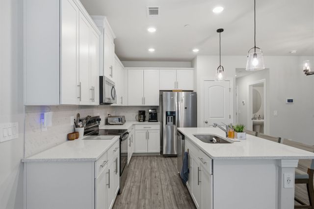204 Douglas Bend Rd Unit 1502, Gallatin, TN 37066