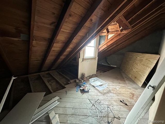 15761 Evergreen Road, Detroit, MI 48223