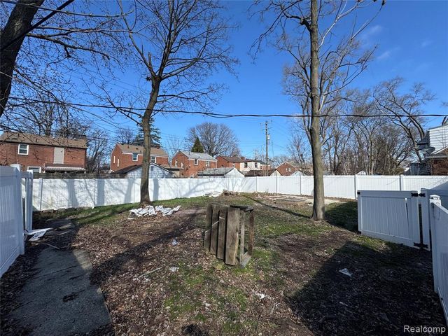 15761 Evergreen Road, Detroit, MI 48223