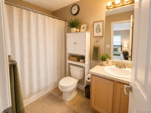 9797 Mayfair St F, Englewood, CO 80112