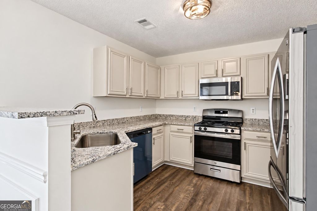 11657 Flemming Court, Hampton, GA 30228 — photo 2