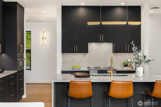 9661 NE Pine Street, Bainbridge Island, WA 98110