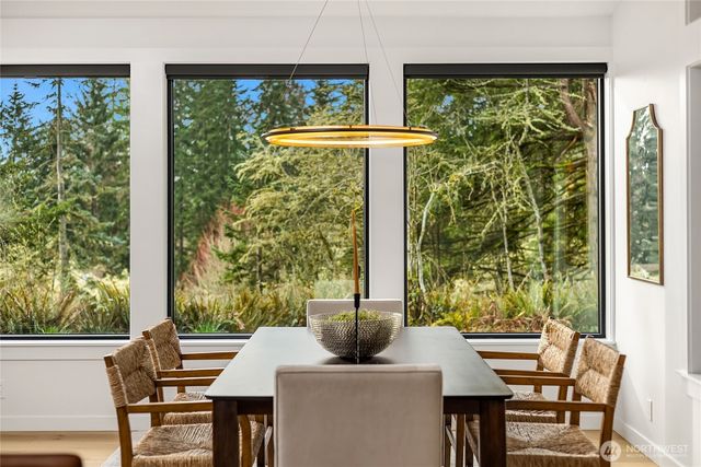 9661 NE Pine Street, Bainbridge Island, WA 98110