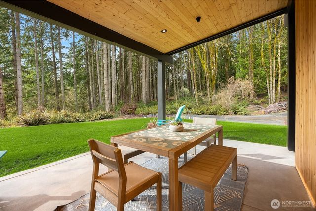 9661 NE Pine Street, Bainbridge Island, WA 98110