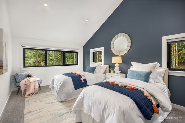 9661 NE Pine Street, Bainbridge Island, WA 98110