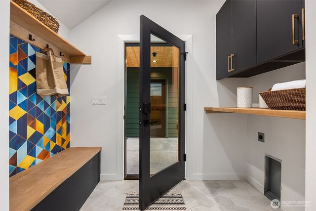 9661 NE Pine Street, Bainbridge Island, WA 98110