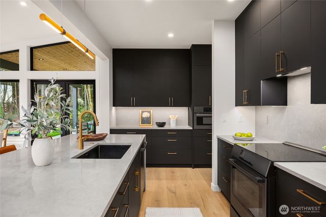 9661 NE Pine Street, Bainbridge Island, WA 98110