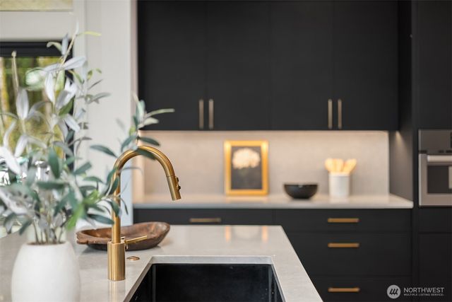 9661 NE Pine Street, Bainbridge Island, WA 98110