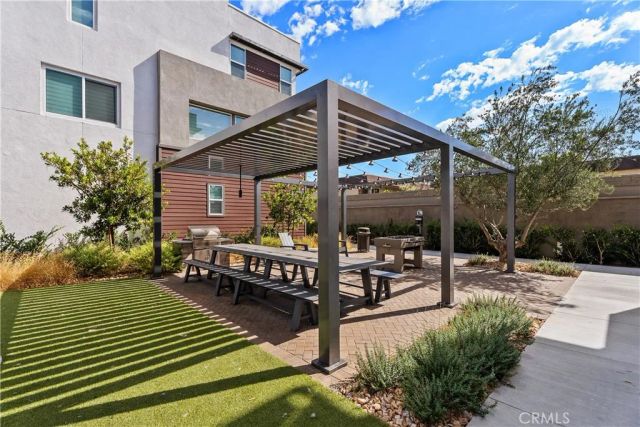651 S Lyon Street, Santa Ana, CA 92701