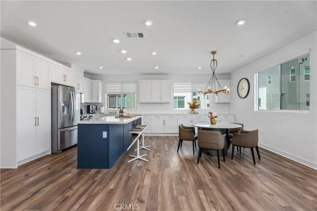 651 S Lyon Street, Santa Ana, CA 92701