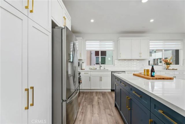 651 S Lyon Street, Santa Ana, CA 92701