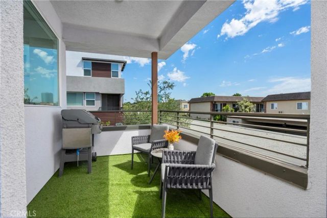 651 S Lyon Street, Santa Ana, CA 92701