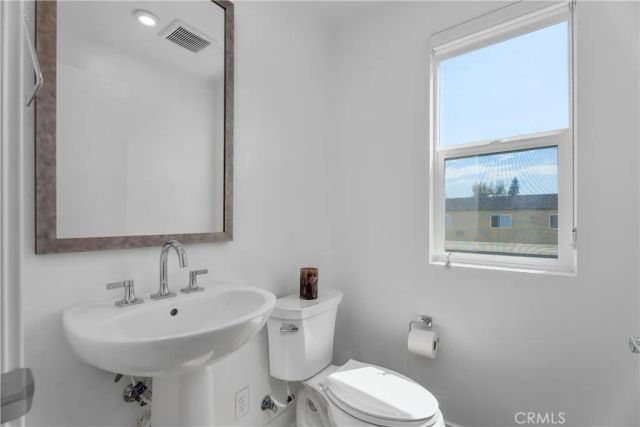 651 S Lyon Street, Santa Ana, CA 92701