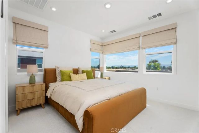 651 S Lyon Street, Santa Ana, CA 92701