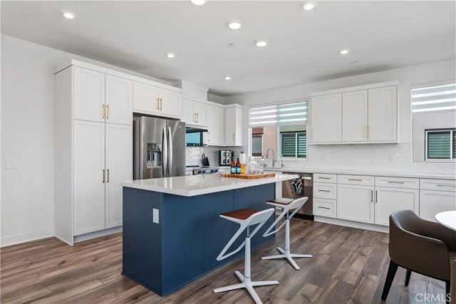 651 S Lyon Street, Santa Ana, CA 92701