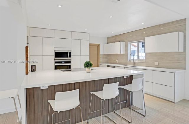 2341 KEYSTONE BLVD, North Miami, FL 33181