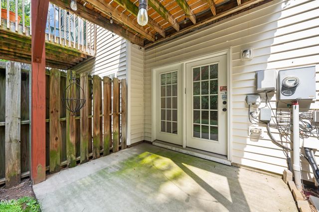 2806 Wyntercrest Lane, Durham, NC 27713