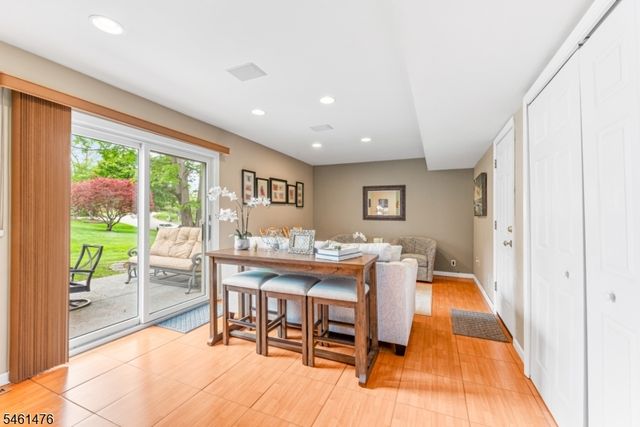 93 Randolph Ave, Randolph Twp., NJ 07869
