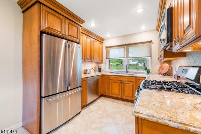 93 Randolph Ave, Randolph Twp., NJ 07869