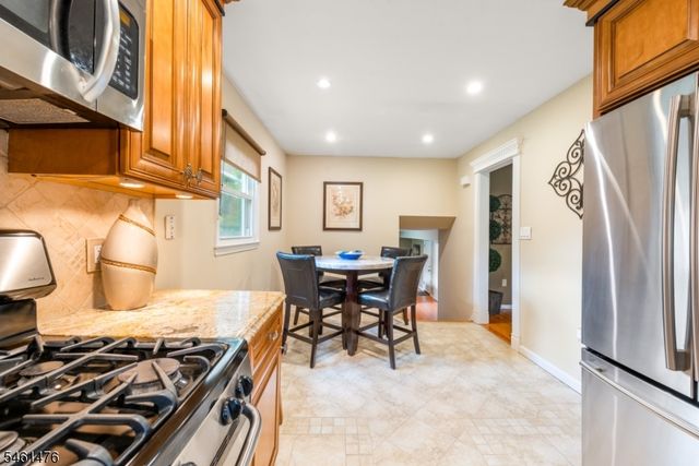 93 Randolph Ave, Randolph Twp., NJ 07869