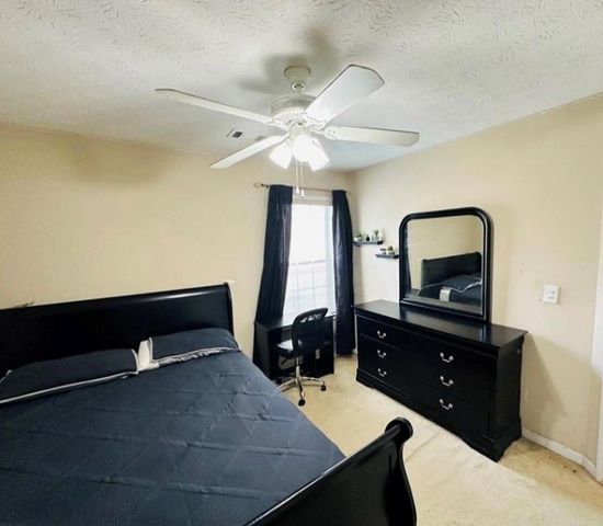 4080 Landress Park NW Drive, Lilburn, GA 30047