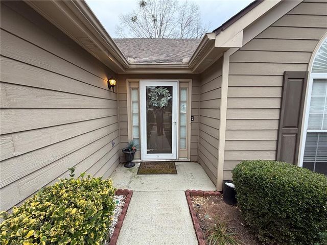 4080 Landress Park NW Drive, Lilburn, GA 30047