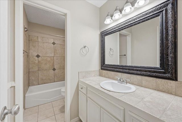 481 Moore, Vidor, TX 77662