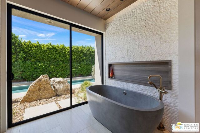 1 Sterling Ridge Drive, Rancho Mirage, CA 92270