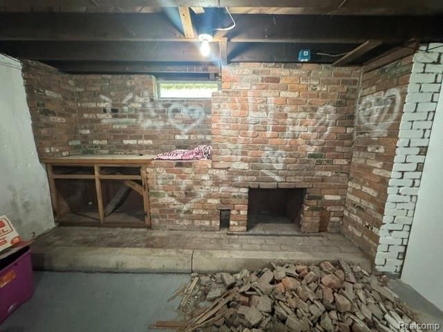 1530 E Evelyn Avenue, Hazel Park, MI 48030