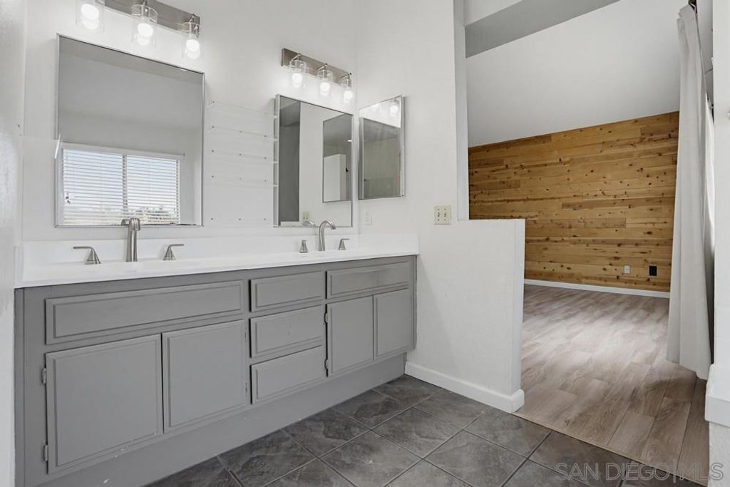 Image 21 of property listing at 39991 Falcon Way, Murrieta, CA 92562