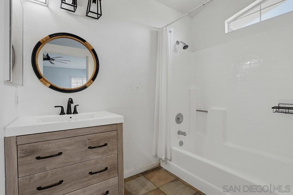 Image 26 of property listing at 39991 Falcon Way, Murrieta, CA 92562