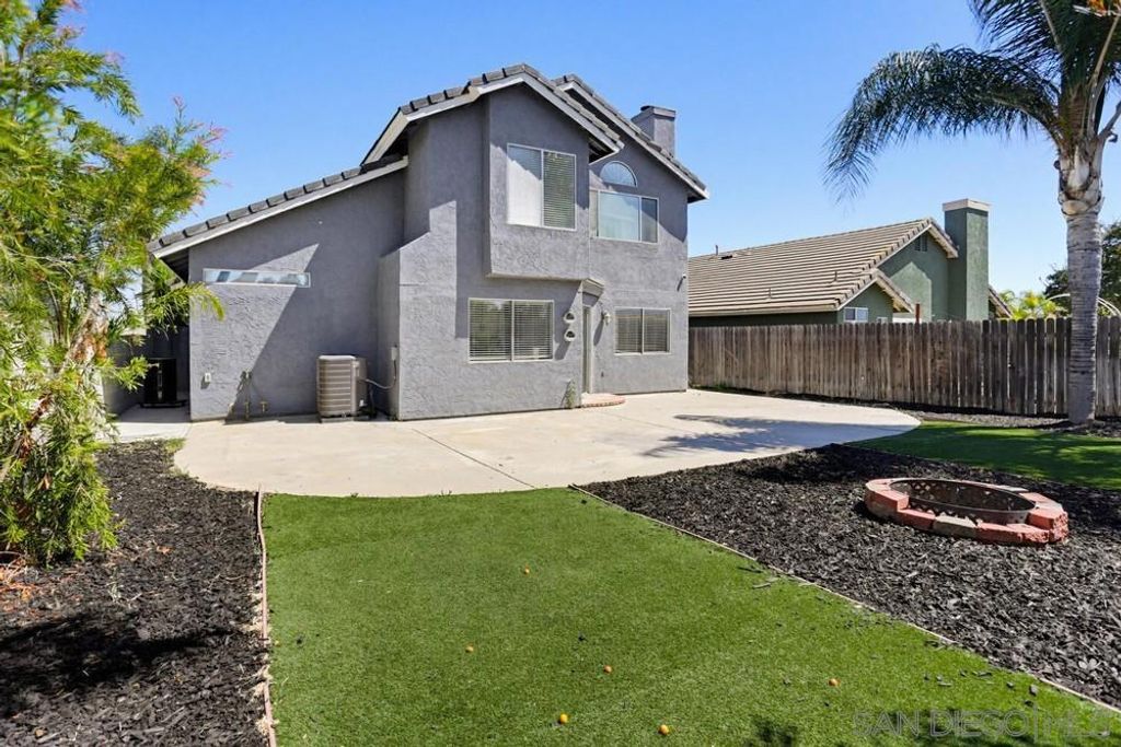 Image 31 of property listing at 39991 Falcon Way, Murrieta, CA 92562