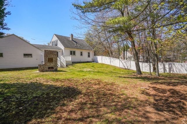 54 Meadowbrook Rd, Chelmsford, MA 01863